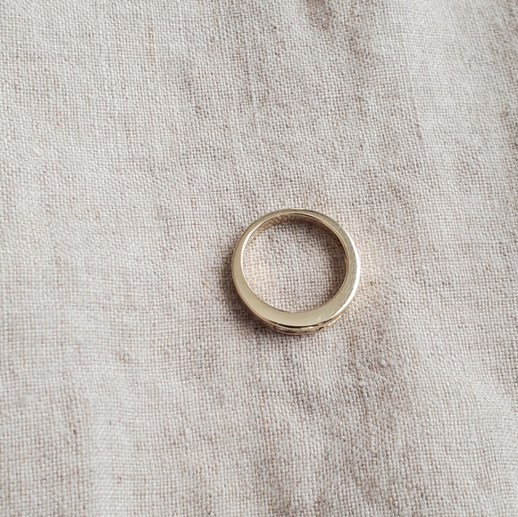 14k yellow gold band with diamonds - Picture 3 of 5